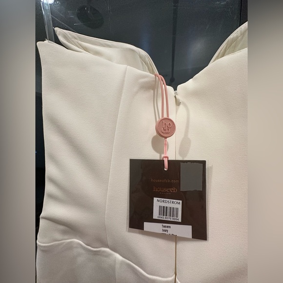 HOUSE OF CB Tamara Strapless Stretch Satin Gown in IVORY in PLUS CUP SMALL NWT! - Picture 8 of 9